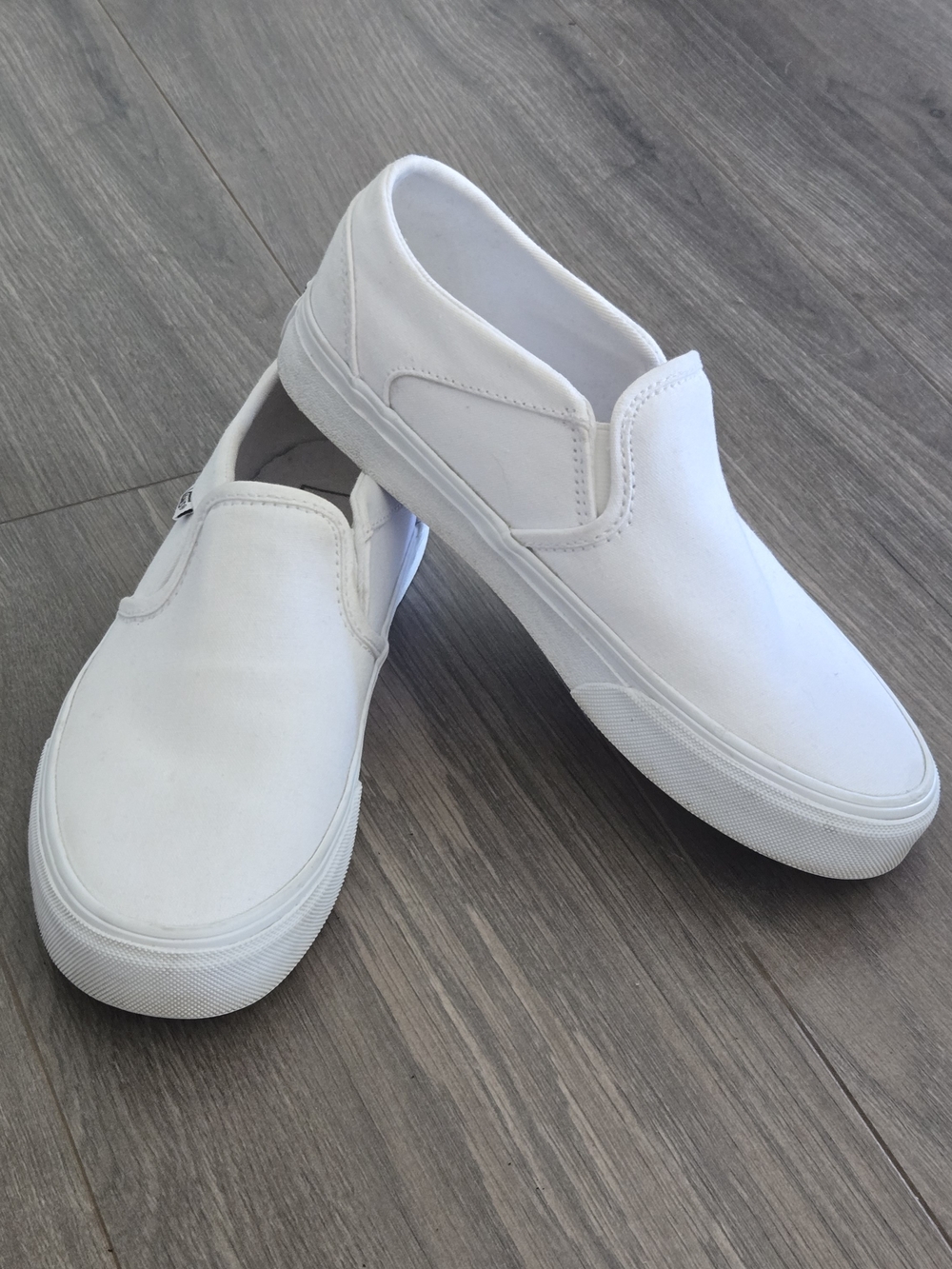 VANS  Size 7 Women's Asher White Canvas Slip On Shoes Skater Grunge Or Coastal